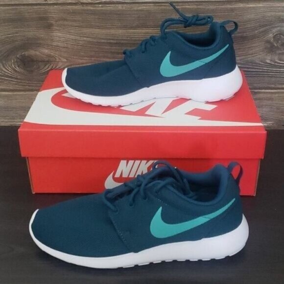 New Nike Roshe One Womens Teal Sneakers Size 7.5 Lightweight Everyday Walking - Picture 2 of 10